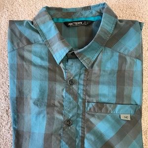 Acr'teryx Mens short sleeve - Size Large